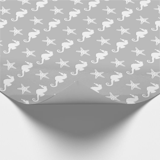 Seepferd u. Starfish - Weiß auf silbernem Grau Geschenkpapier (Ecke)