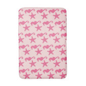 Seepferd und Seestern - Korallenrosa Badematte (Vorderseite Vertikal)