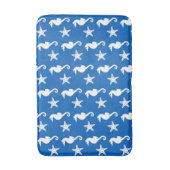 Seepferd und Seestern, weiß auf Kobaltblau Badematte (Vorderseite Vertikal)