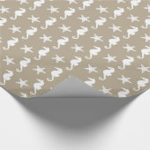 Seepferd und Seestern - weiß auf Taubtan Geschenkpapier (Ecke)