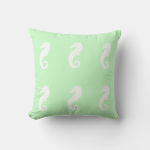 SEEPFERD WHITE auf leicht SEAFOAM GREEN Kissen