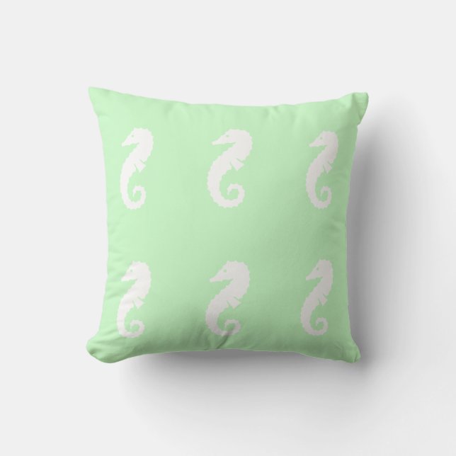 SEEPFERD WHITE auf leicht SEAFOAM GREEN Kissen (Vorderseite)