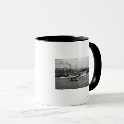 Seepromenade mit Schiffen von Seattle Tasse (VorderseiteRechts)