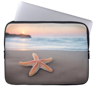 Seestern liegt an einem Strand Laptopschutzhülle