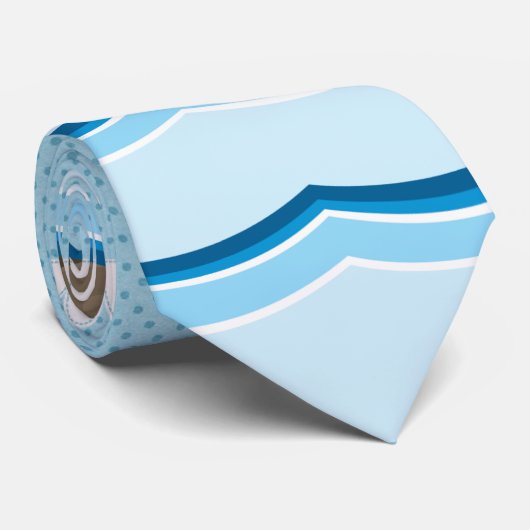 Seeszene mit Leuchtturm und Segelboot Krawatte (Gerollt)