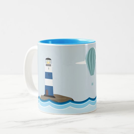 Seeszene mit Leuchtturm und Segelboot Zweifarbige Tasse (Vorderseite Links)