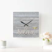 Segel auf Holz mit Martini und Relax Text Quadratische Wanduhr (Zuhause)