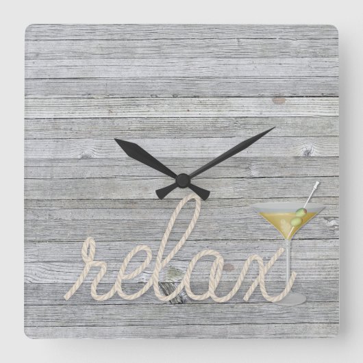 Segel auf Holz mit Martini und Relax Text Quadratische Wanduhr (Vorderseite)