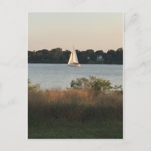 Segelboot auf der Wasserpostkarte Postkarte (Vorderseite)