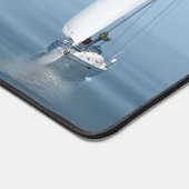 Segelboot auf See Schreibtischunterlage (Ecke)