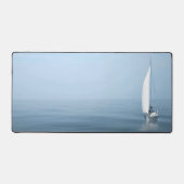 Segelboot auf See Schreibtischunterlage (Vorderseite)
