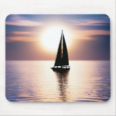 Segelboot bei Sonnenuntergang Mousepad (Vorne)