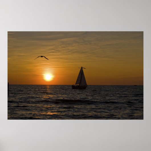 Segelboot bei Sonnenuntergang Poster (Vorne)