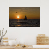 Segelboot bei Sonnenuntergang Poster (Küche)