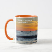 Segelboot bei Sunset - Venice Beach, CA Tasse (Links)