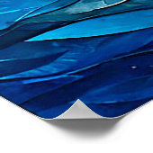 Segelboot, das über blaue Wellen gleitet Poster (Ecke)