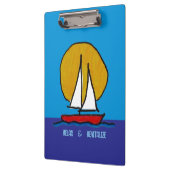 Segelboot in der Sonne Klemmbrett (Links)