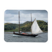 Segelboot in Loch Crinan, Schottland Magnet (Horizontal)