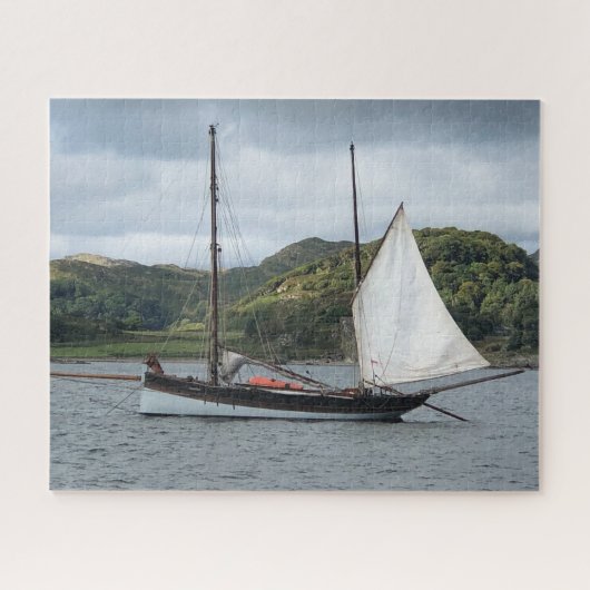 Segelboot in Loch Crinan, Schottland Puzzle (Horizontal)