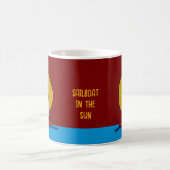 Segelboot in Sun Deep Red Kaffeetasse (Mittel)