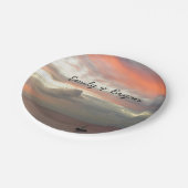 Segelboot in Sunset Beautiful Pink Seascape Pappteller (Schrägansicht)