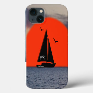 Segelboot mit Monogramm und Namen auf dem Boot iPhone 13 Hülle