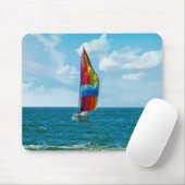 Segelboot mit Rainbow Spinnaker Mousepad (Mit Mouse)