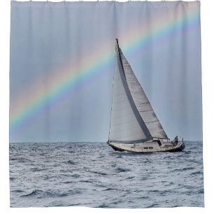 Segelboot mit Regenbogen Duschvorhang