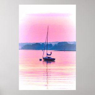 Segelboot schwimmen in der frühen Morgensonne. Poster