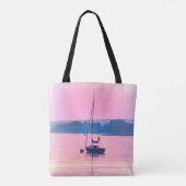 Segelboot schwimmen in der frühen Morgensonne. Tasche (Rückseite)