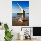 Segelboot und Muschel | Mosambik, Benguerra Lodge Poster (Heimbüro)