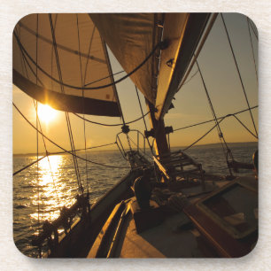 Segelbootdeck, in Richtung untergehende Sonne Untersetzer