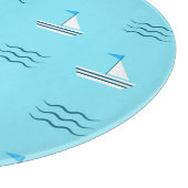 Segelboote auf dem blauen Seemuster Schneidebrett (Ecke)