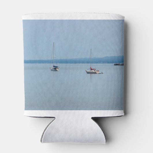 Segelboote auf dem Fluss Dosenkühler (Rückseite)