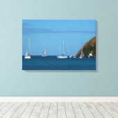 Segelboote in der Bucht Weißes und Blaues Wassersc Leinwanddruck (Insitu (Holzboden))