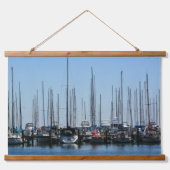 Segelboote in einer Reihe fotografisch Wandteppich Mit Holzrahmen (Vorne)