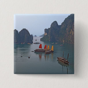 Segelboote in Ha Long Bay - Vietnam, Asien Button