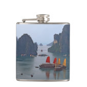 Segelboote in Ha Long Bay - Vietnam, Asien Flachmann (Vorderseite)
