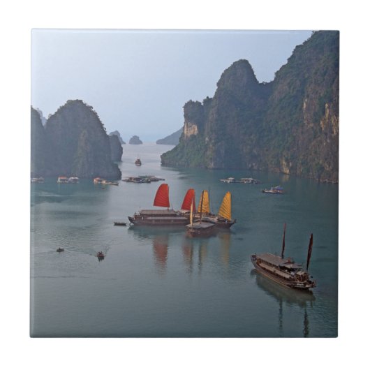 Segelboote in Ha Long Bay - Vietnam, Asien Fliese (Vorderseite)