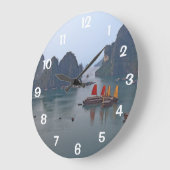 Segelboote in Ha Long Bay - Vietnam, Asien Große Wanduhr (Winkel)