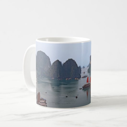 Segelboote in Ha Long Bay - Vietnam, Asien Kaffeetasse (Vorderseite Links)