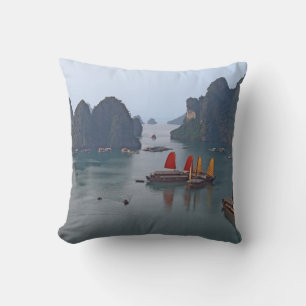 Segelboote in Ha Long Bay - Vietnam, Asien Kissen