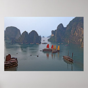 Segelboote in Ha Long Bay - Vietnam, Asien Poster