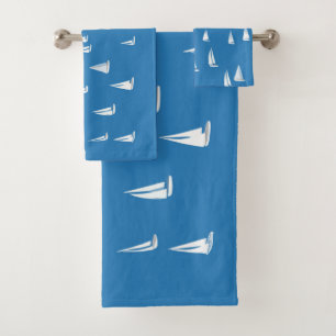Segelboote in tiefblauem Meer - Regatta Sailboote Badhandtuch Set