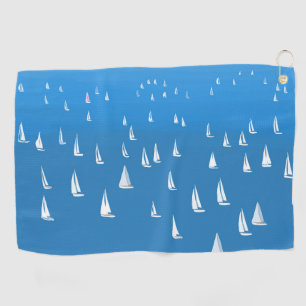 Segelboote in tiefblauem Meer - Regatta Sailboote Golfhandtuch