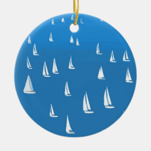 Segelboote in tiefblauem Meer - Regatta Sailboote Keramik Ornament