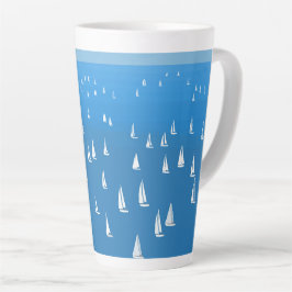 Segelboote in tiefblauem Meer - Regatta Sailboote Milchtasse