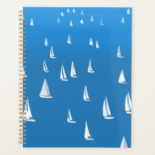 Segelboote in tiefblauem Meer - Regatta Sailboote Planer