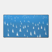Segelboote in tiefblauem Meer - Regatta Sailboote Schreibtischunterlage (Vorderseite)