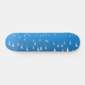 Segelboote in tiefblauem Meer - Regatta Sailboote Skateboard (Horizontal)